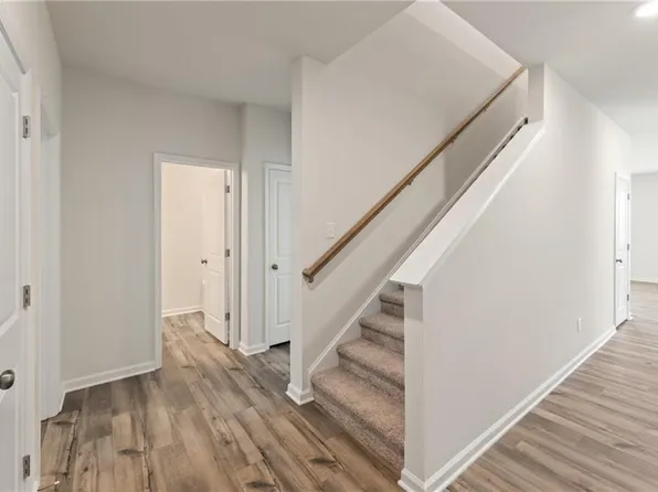 5542 Rosehall Pl, Atlanta, GA 30349