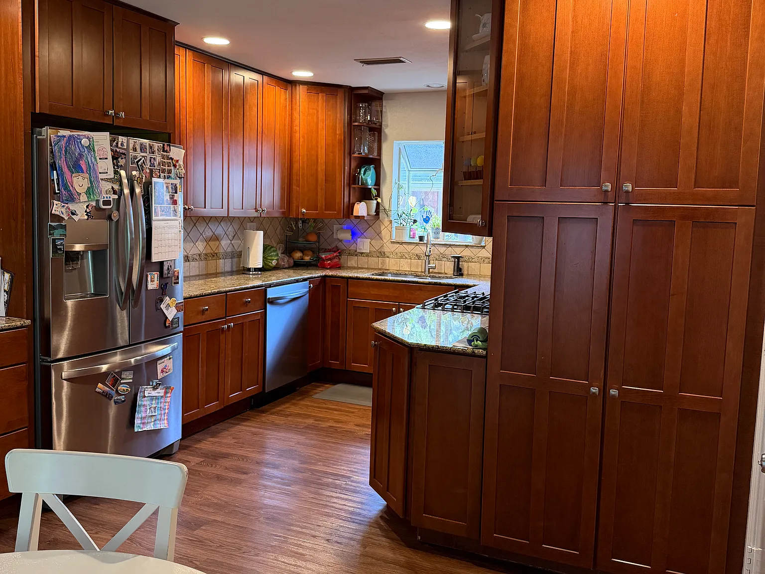 4 bed, 1714 sqft, $3,300 — Photo 2