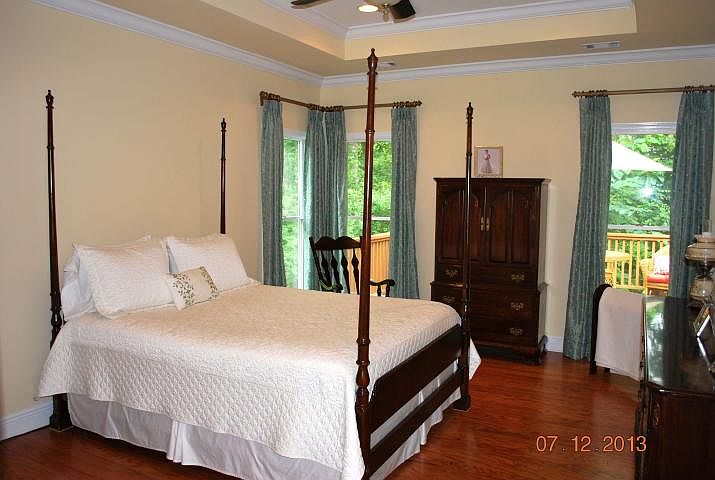 1st image of 440 Warrior Ln