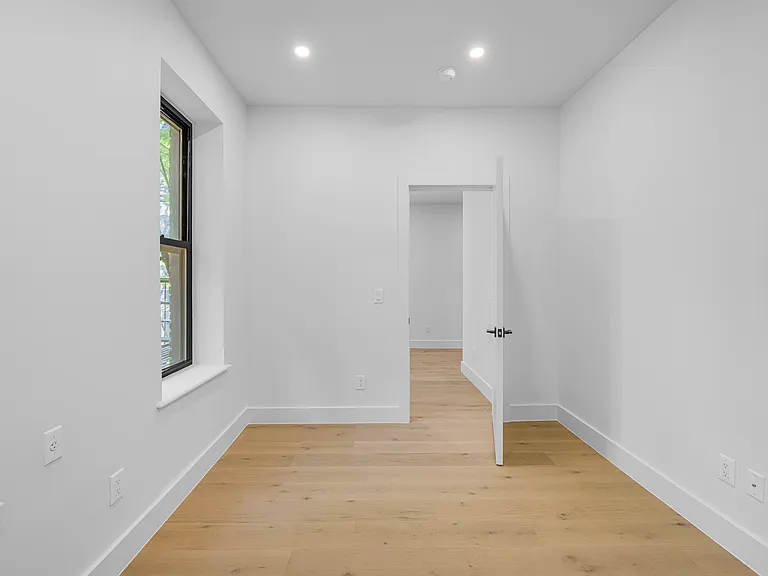 190 6th Ave #1R — Photo 12
