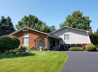 4730 Sierra Dr, Howell, MI 48843