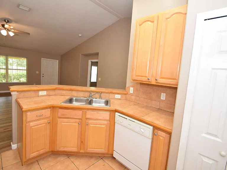 7 Ryarbor Dr #B — Photo 11