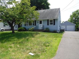 4 King Ct, Enfield, CT 06082