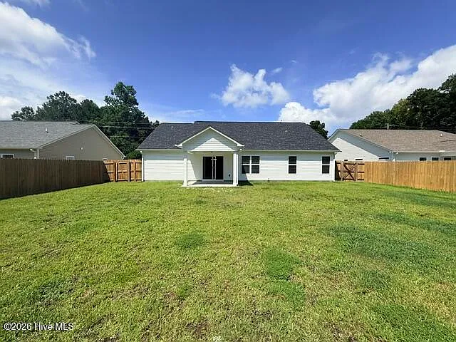 3 bed, 2.0 bath, 1870 sqft, $2,200 — Photo 4
