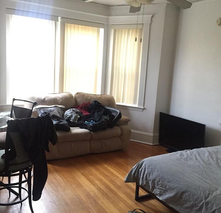 2nd image of 204 Hemenway St APT 1S