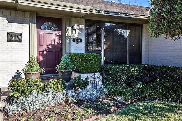 1st image of 9208 Leaside Dr