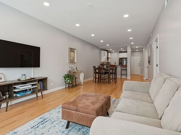 4th image of 1515 N Wells St APT 4C