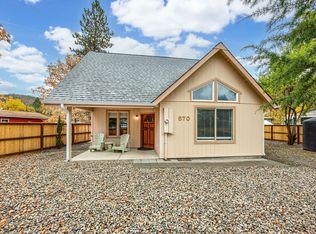 570 Alpine St, Shady Cove, OR 97539
