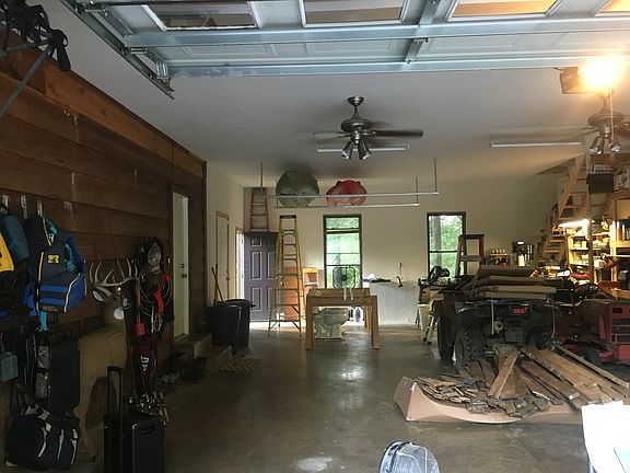 5th image of 989 Grandstaff Dr