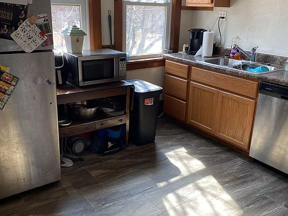 3rd image of 2504 N Oakland Ave