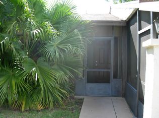 9 Seneca Ct, Royal Palm Beach, FL 33411