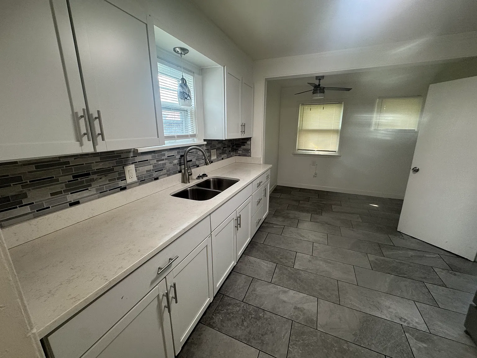 3 bed, 1.5 bath, 1234 sqft, $1,550 — Photo 2