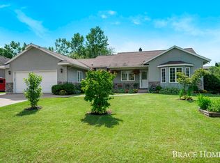 3693 Brambleberry Dr NW, Comstock Park, MI 49321