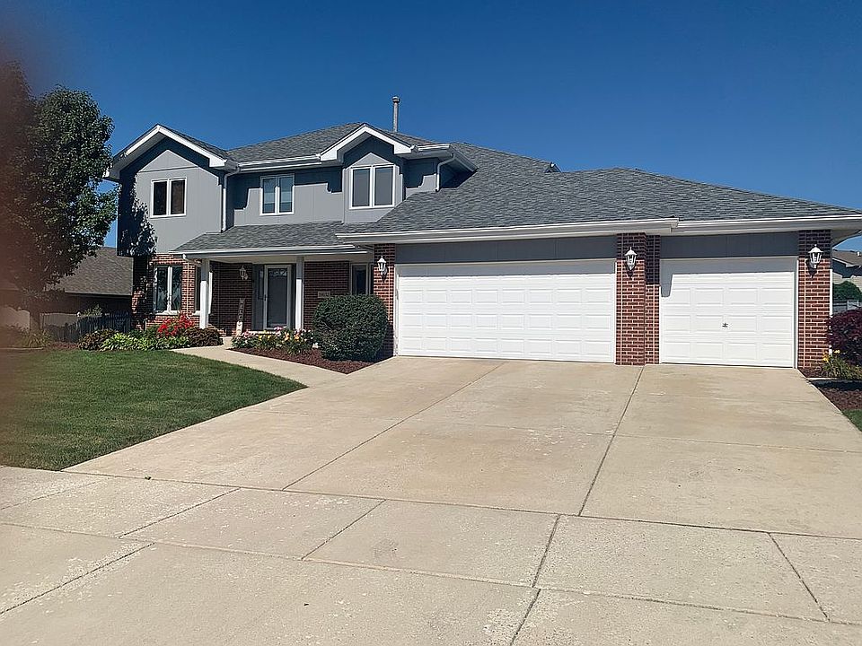 1st image of 19632 Brookfield Cir