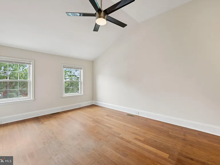 1814 E Pratt St — Photo 25