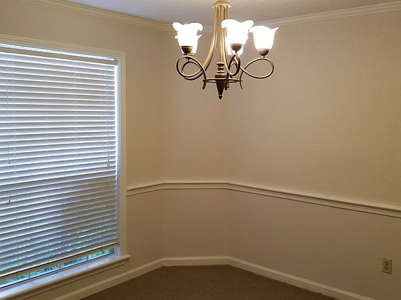 4th image of 711 Bay Park Dr #B