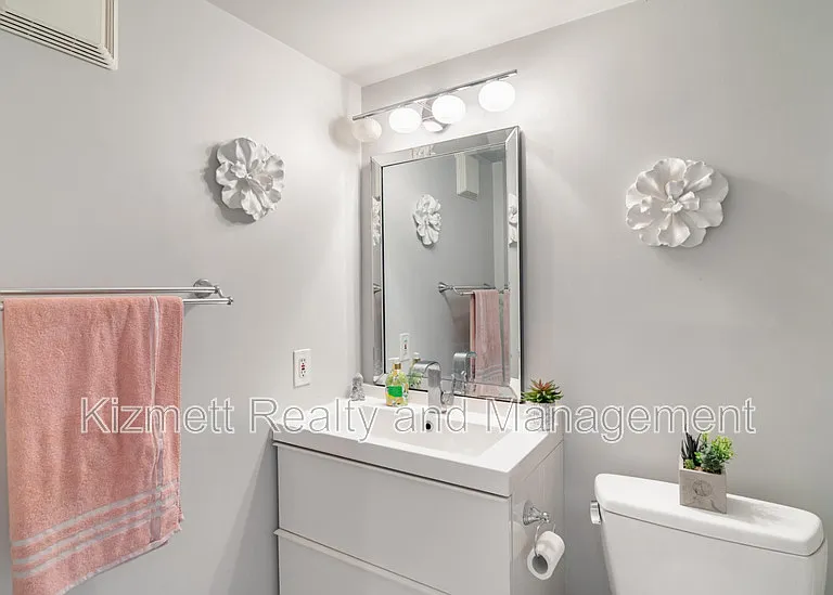 10230 120th St NW #105 — Photo 5