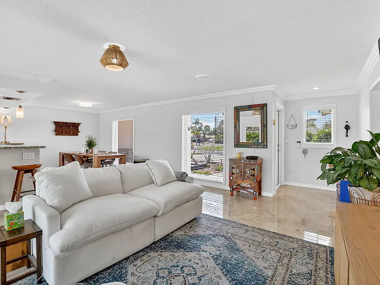 424 SW 7th Way — Photo 14