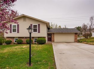 24 Meandering Ln, Saint Peters, MO
