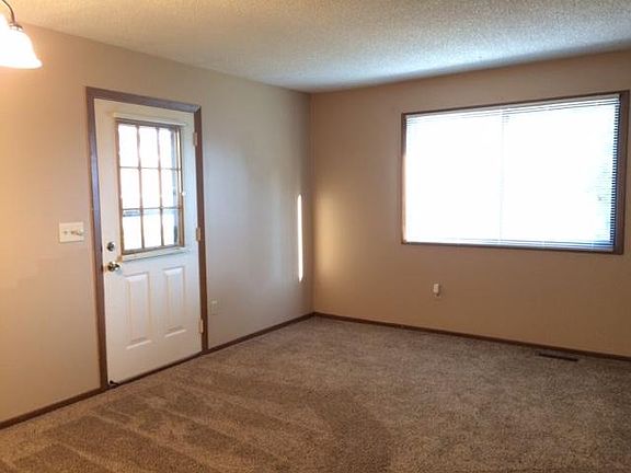 5th image of 7608 Vinewood Ct