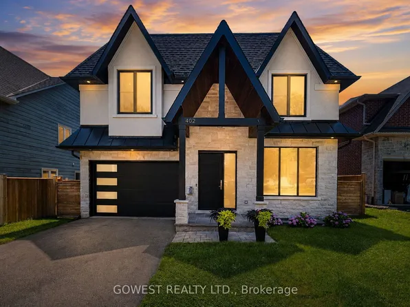 402 Niar Ave, Mississauga, ON L5G 1W3