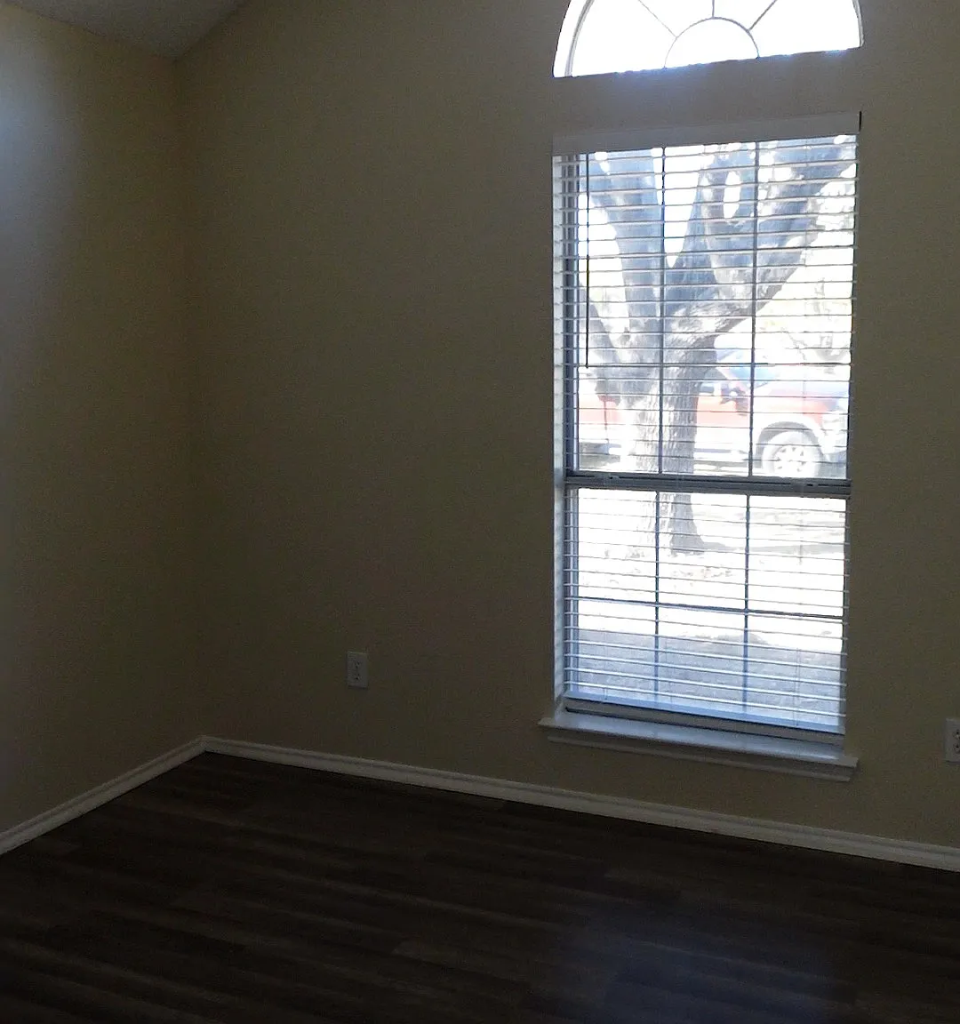 303 Branson Rd — Photo 4