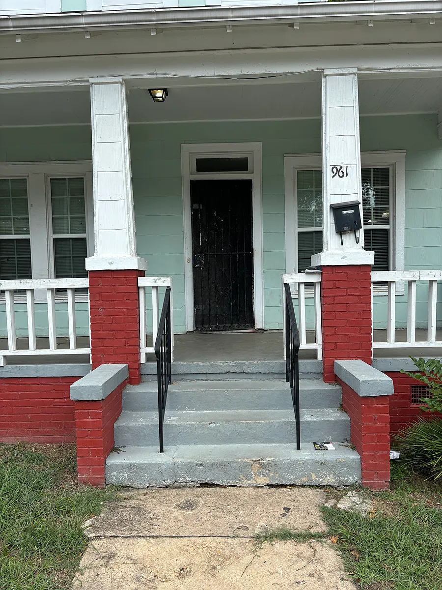 Building Photo - 961 Lena St NW #A
