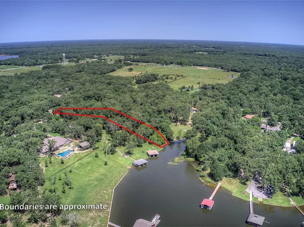 221 County Road 1946, Emory, TX 75440