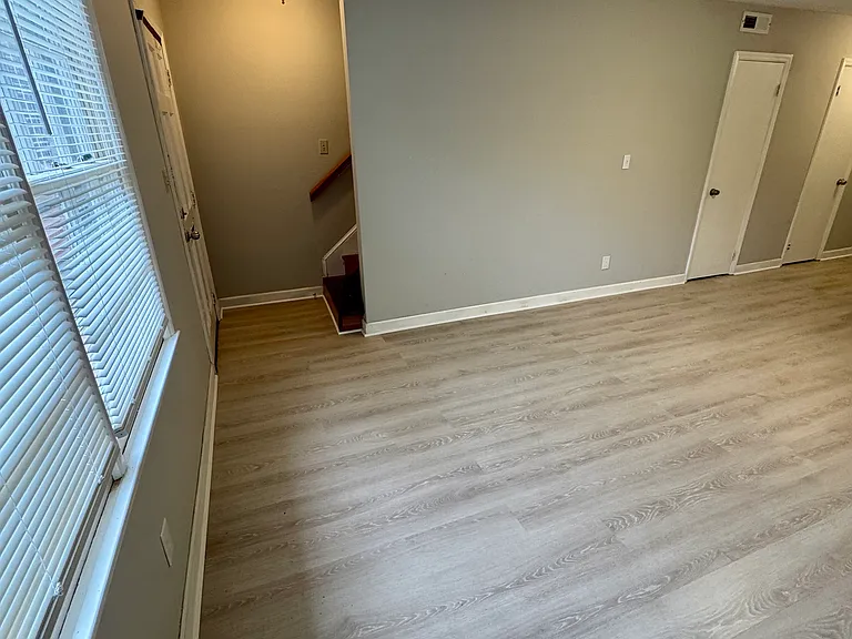 921 Nottingham Dr #13 — Photo 14
