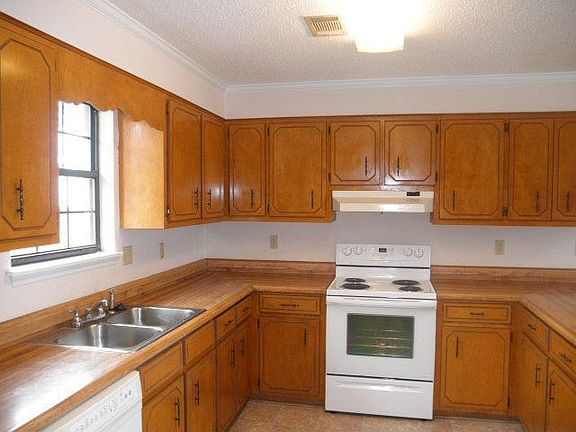 4th image of 3516 Hilltop Dr