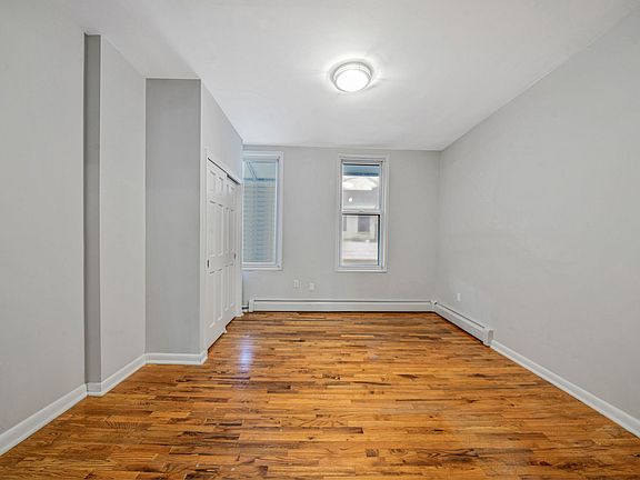 5th image of 176 26th St #A
