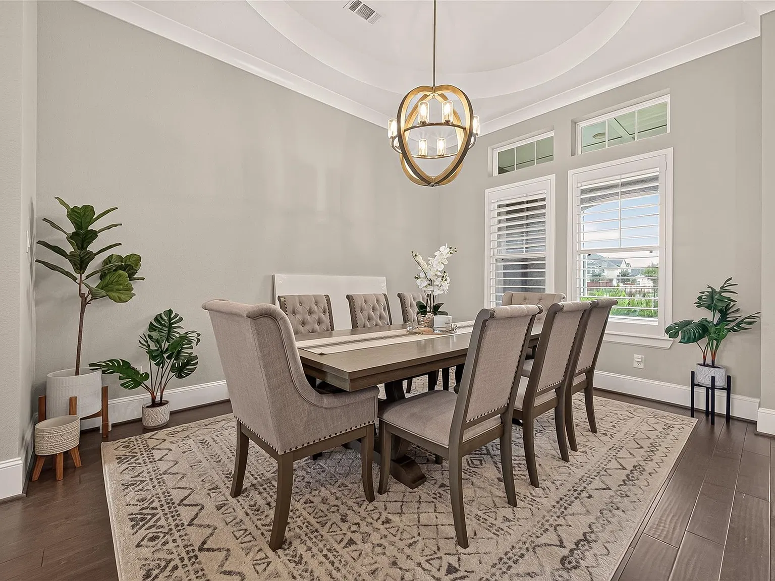 5 bed, 5.5 bath, 5265 sqft, $6,000 — Photo 4