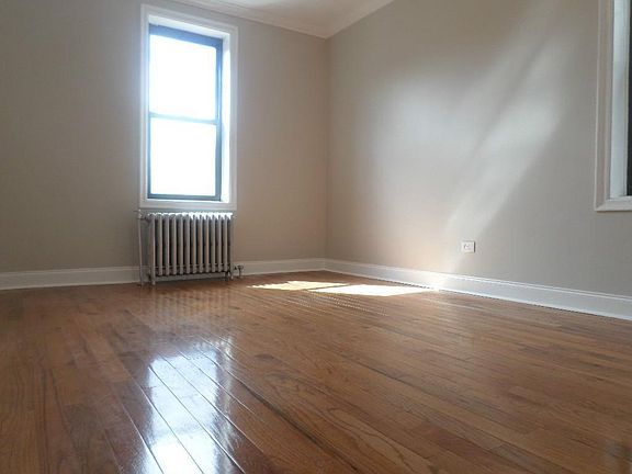4th image of 2574 33rd St APT 5F