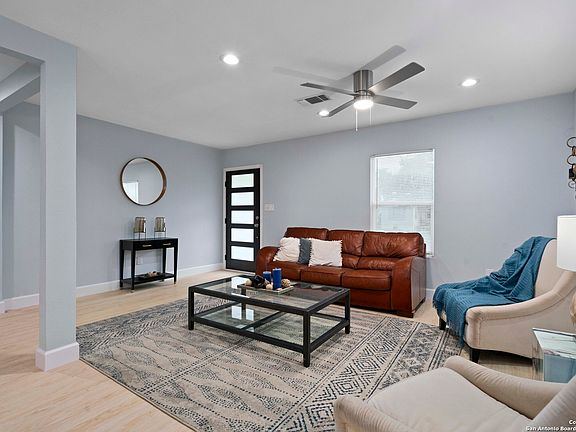 3rd image of 333 HAGGIN ST