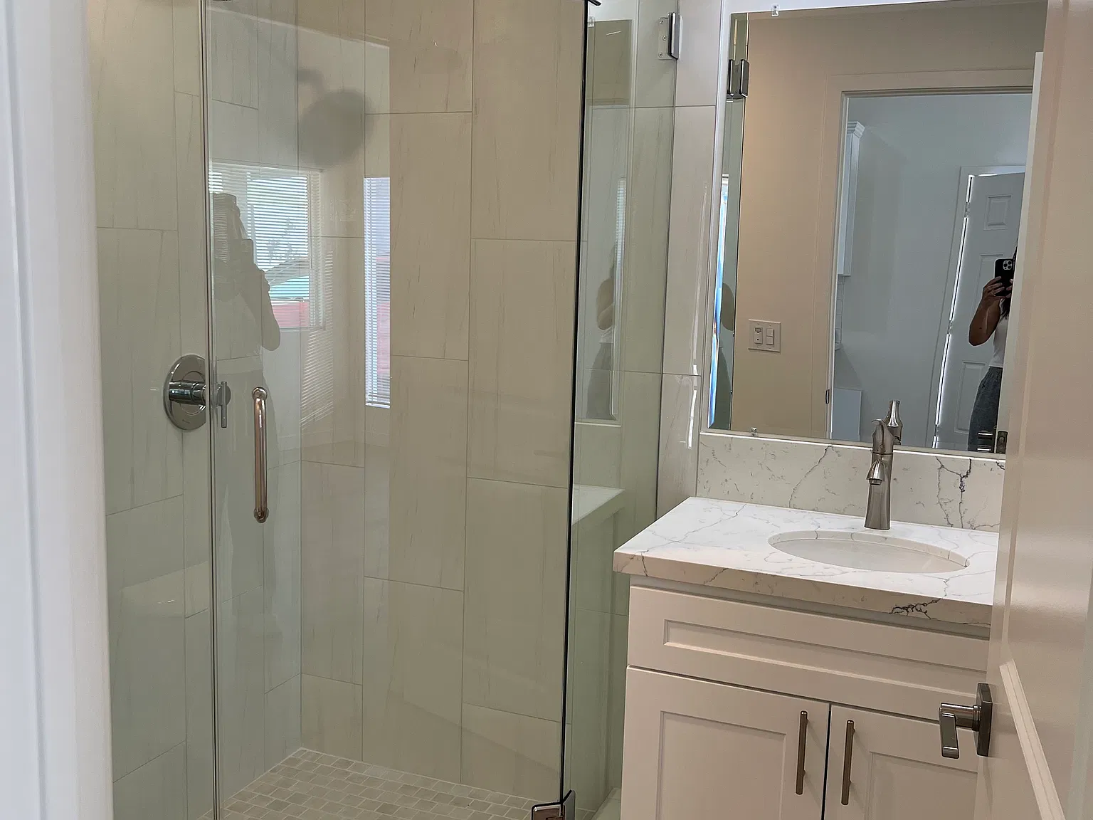 2 bed, 800 sqft, $3,200 — Photo 2