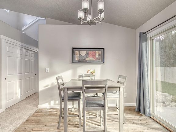 5th image of 11951 Columbus Ct
