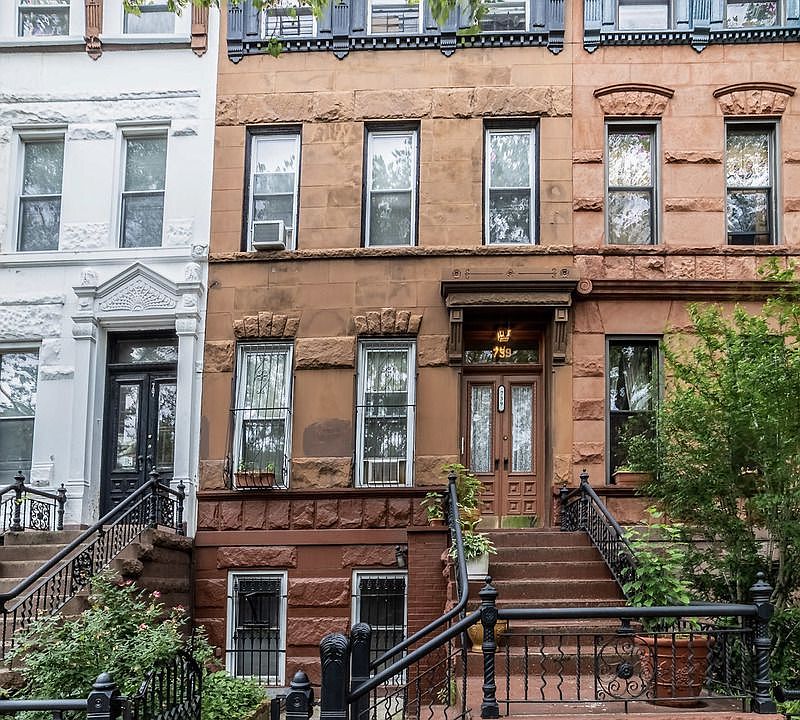 1st image of 739 Putnam Ave