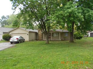 3219 Sycamore Dr, Columbus, IN 47203