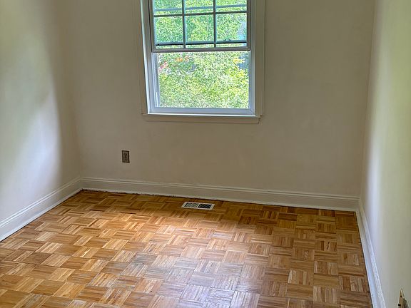 4th image of 61 Brighton Ct