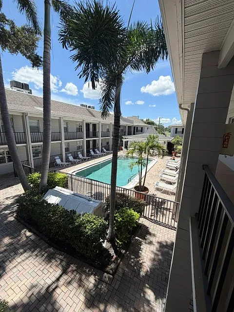 5221 S Bayshore Blvd #54