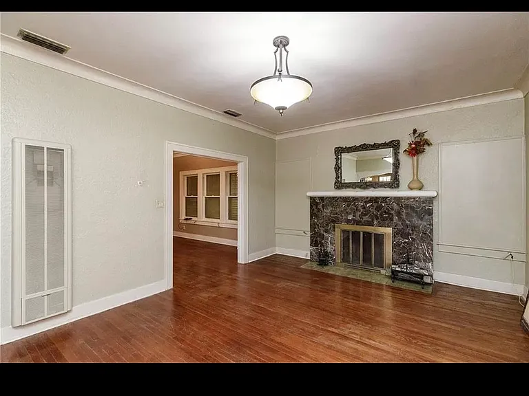 208 E Ligustrum Blvd — Photo 7