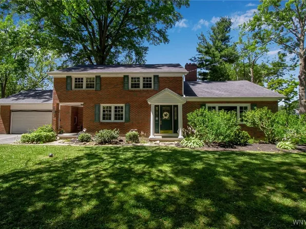 269 Woodland Dr, Orchard Park, NY 14127