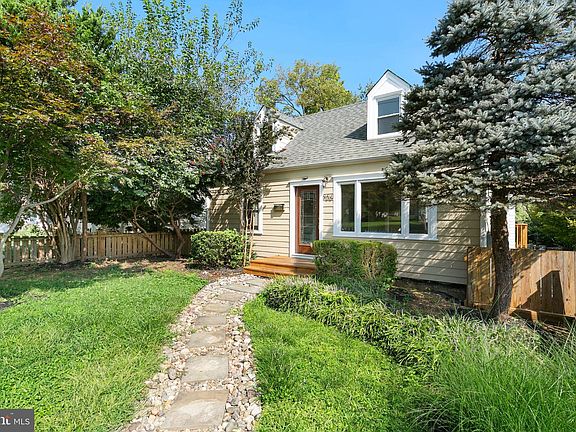 3rd image of 906 Maple Ave