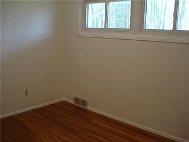 5th image of 3225 Rosemary Ln