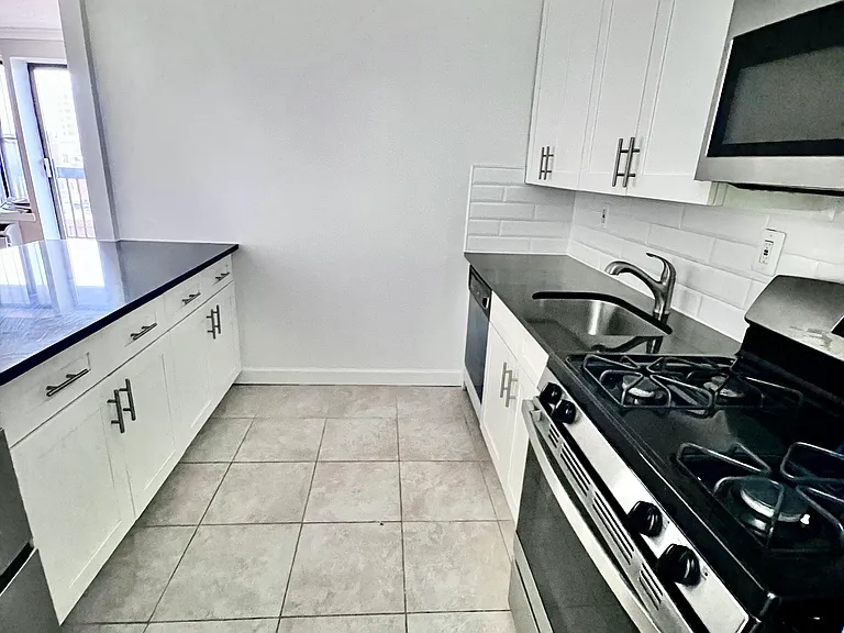14016 34th Ave #1003 — Photo 11