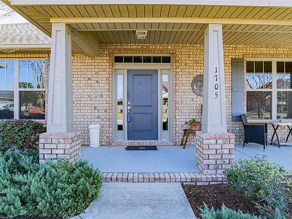 4th image of 1705 Bright Leaf Cir