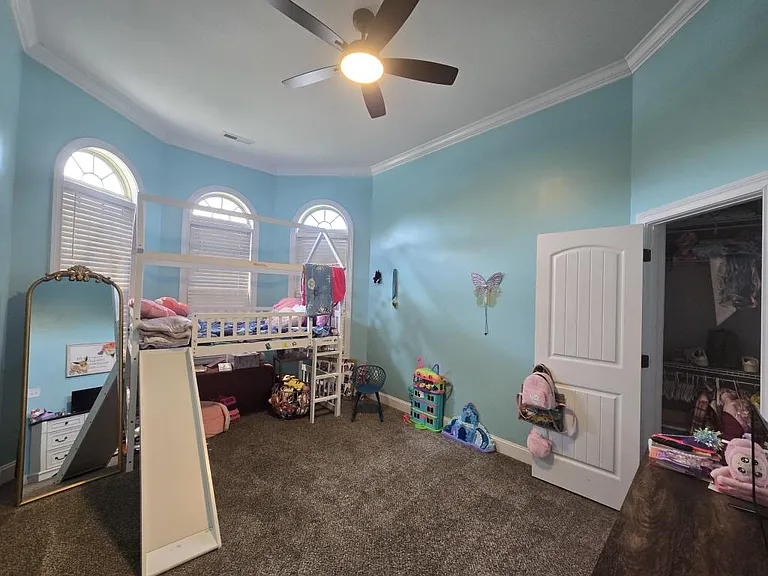 425 Veronica Ct — Photo 26