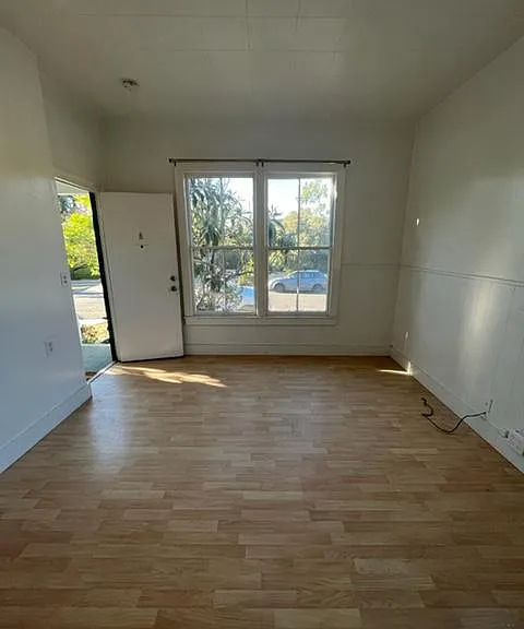510 E Victoria St #A — Photo 6