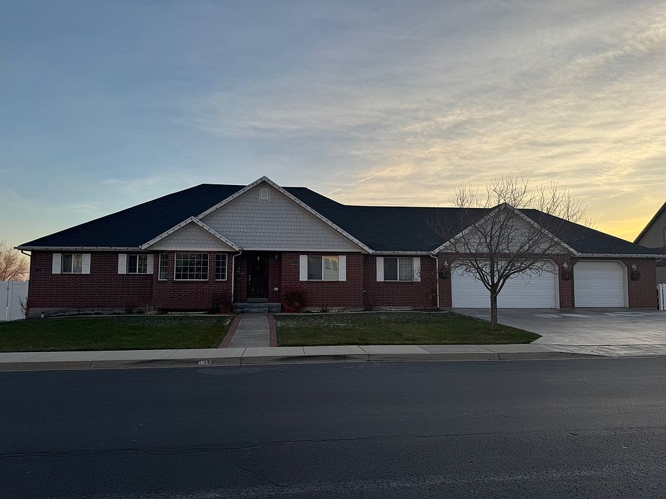 1st image of 746 N Coulson Dr