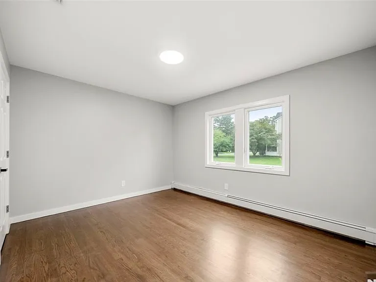 41 Monument Pl — Photo 12